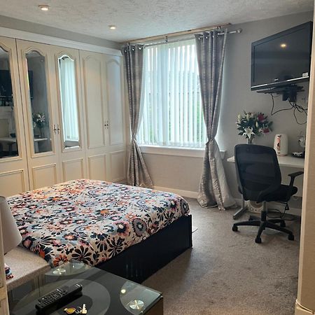 Room In A Home Edimburgo Exterior foto