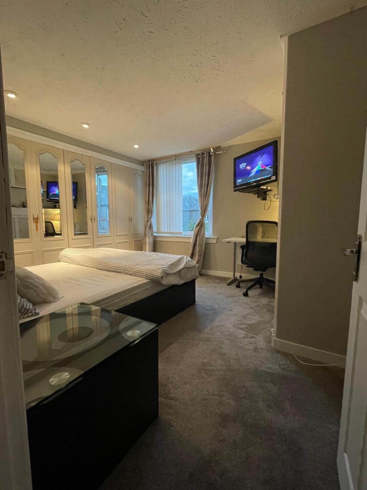 Room In A Home Edimburgo Exterior foto