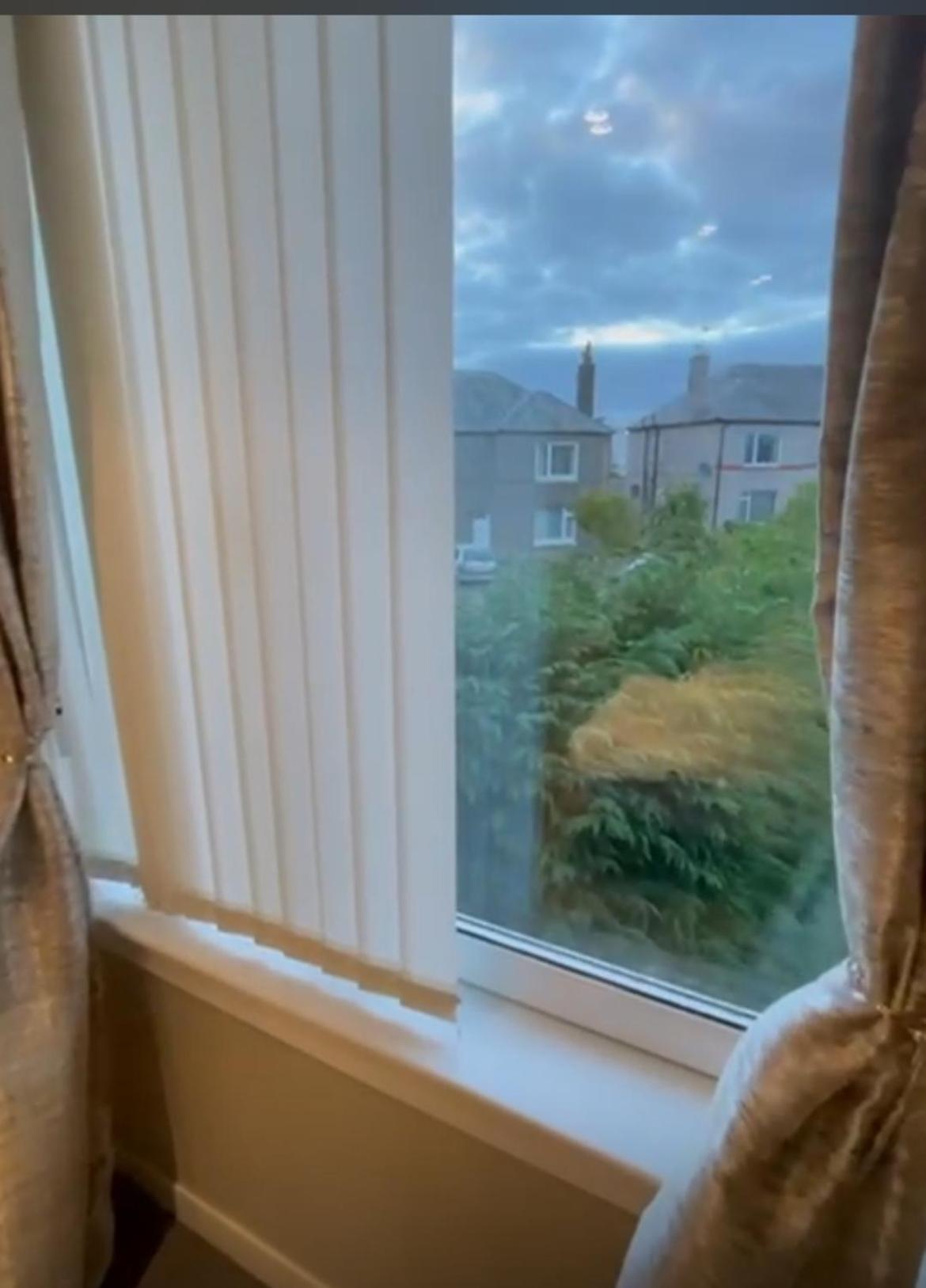 Room In A Home Edimburgo Exterior foto